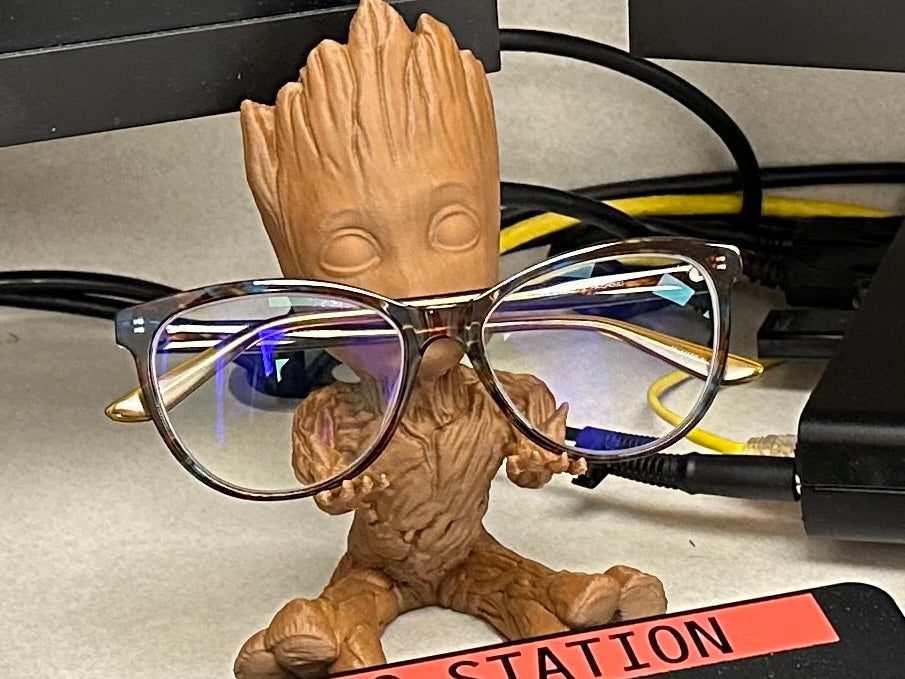 Groot Holder (small)